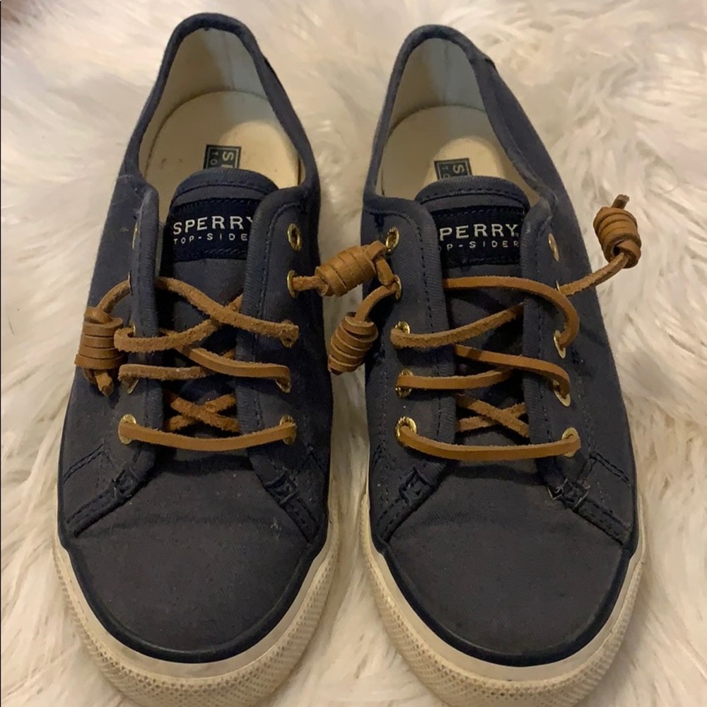 Ladies sperry shoes